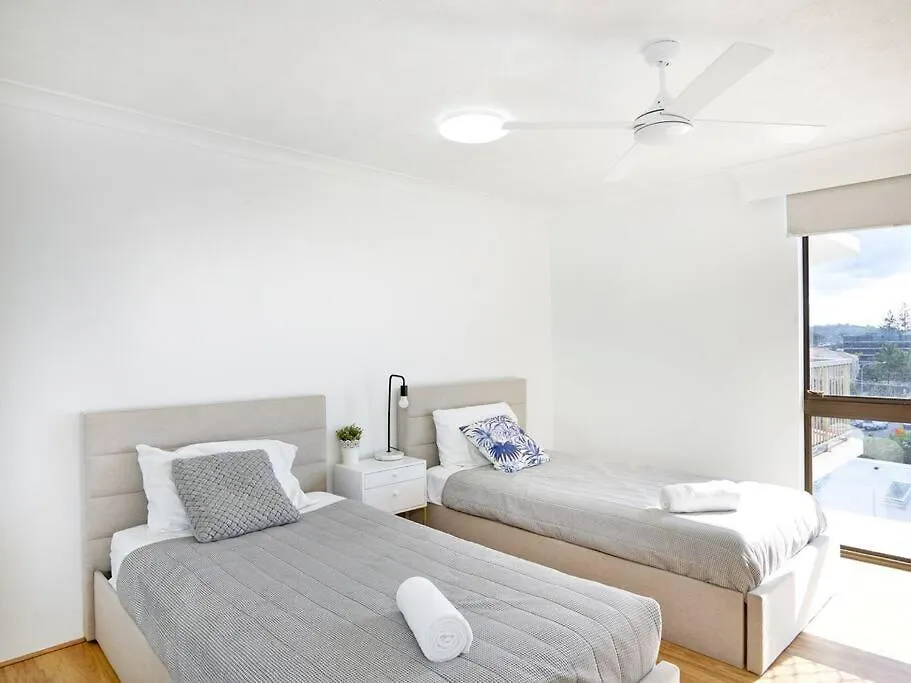 Palm Beach Side 2 Bedroom Apartment Gold Coast